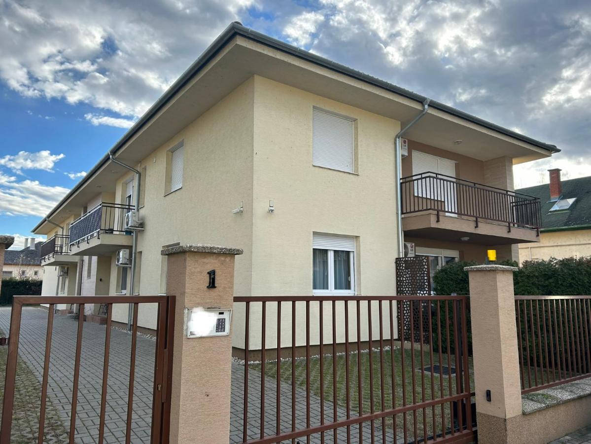 Cac Wellness Apartment Siófok Eksteriør bilde